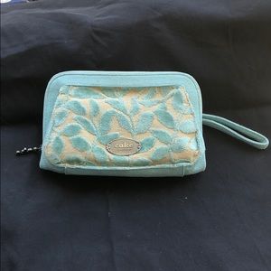Cake by Petunia pickle bottom clutch